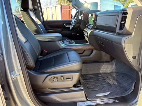 Used 2024 GMC Sierra 2500 SLT image 12