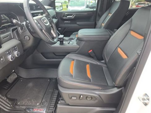 Used 2025 GMC Sierra 1500 AT4 AWD/4WD image 18