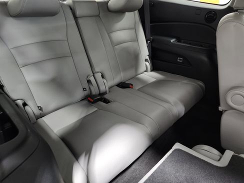 Used 2021 Honda Pilot Touring image 22