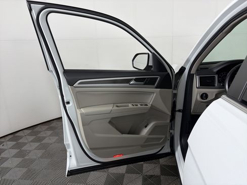 Used 2019 Volkswagen Atlas SEL R-Line image 27