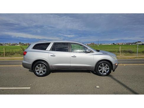 Used 2009 Buick Enclave CXL w/ Entertainment Package #4 image 4