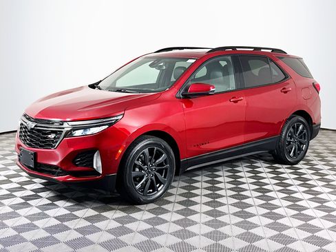 Used 2022 Chevrolet Equinox RS w/ Infotainment Package FWD image 4