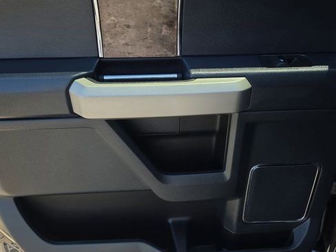 Used 2022 Ford F250 Lariat w/ Lariat Ultimate Package AWD/4WD image 9