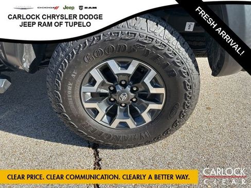 Used 2022 Toyota Tacoma TRD Off-Road image 6