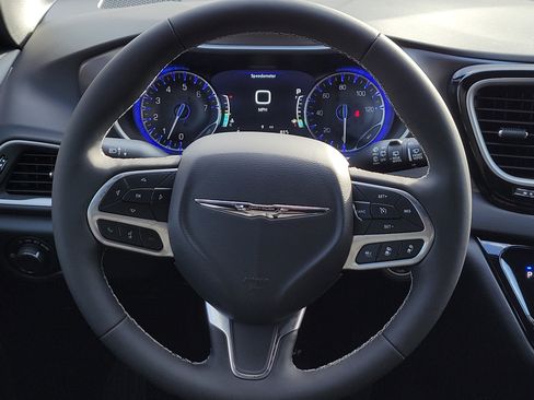 New 2026 Chrysler Voyager LX image 13