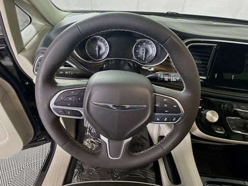 Used 2023 Chrysler Pacifica Limited w/ Uconnect Theater Family Group AWD/4WD image 22