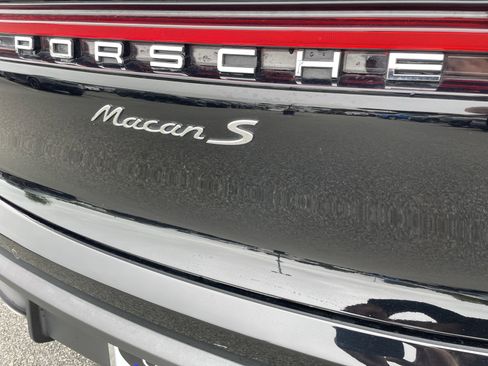 Used 2023 Porsche Macan S w/ Premium Package Plus image 40