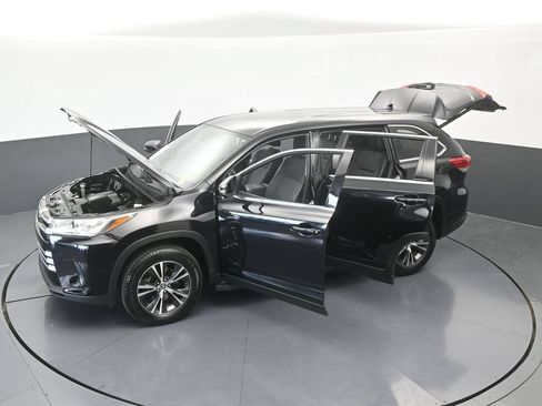 Used 2019 Toyota Highlander Plus FWD image 68