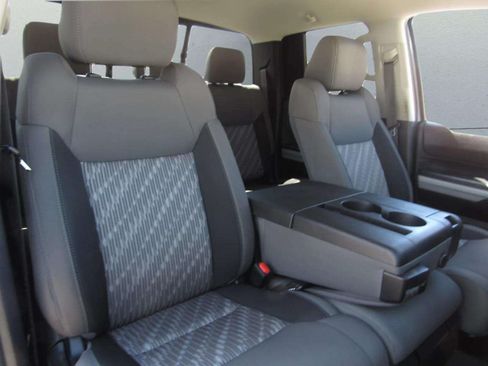 Used 2019 Toyota Tundra SR5 AWD/4WD image 10