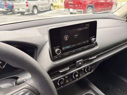 Certified 2025 Honda HR-V LX image 26