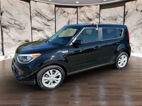 Used 2016 Kia Soul + image 2