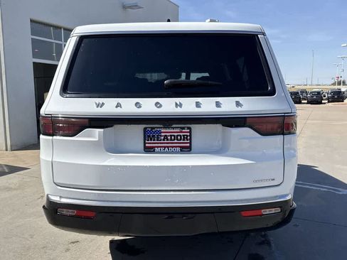 Used 2024 Jeep Wagoneer L Series II w/ Flexible Seating Group image 5