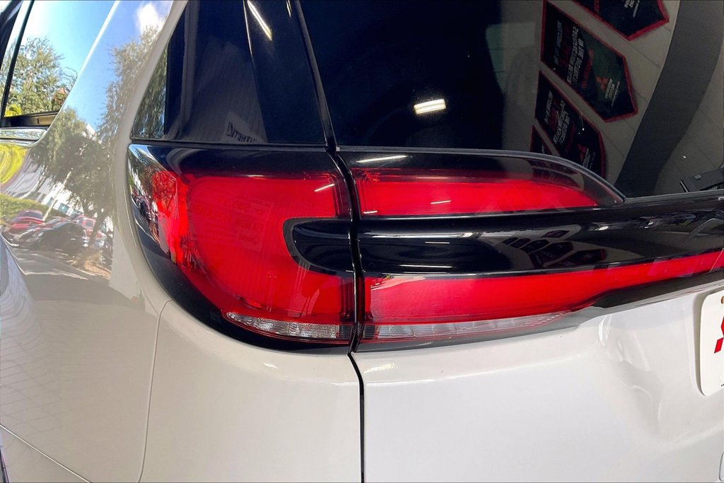 Used 2025 Chrysler Pacifica Select FWD image 18