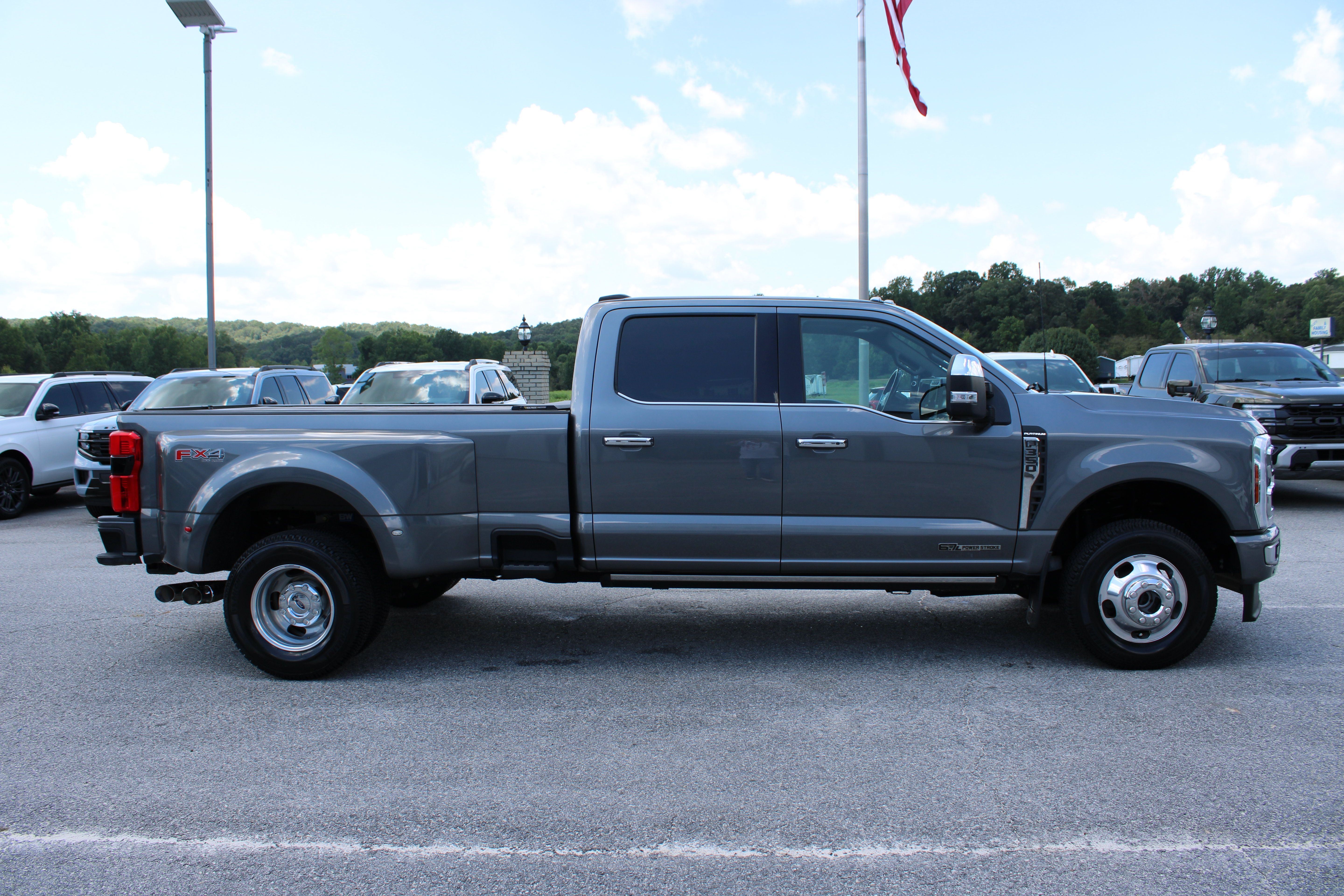 Used 2024 Ford F350 Platinum w/ FX4 Off-Road Package AWD/4WD image 5
