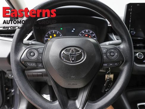Used 2025 Toyota Corolla LE FWD image 10