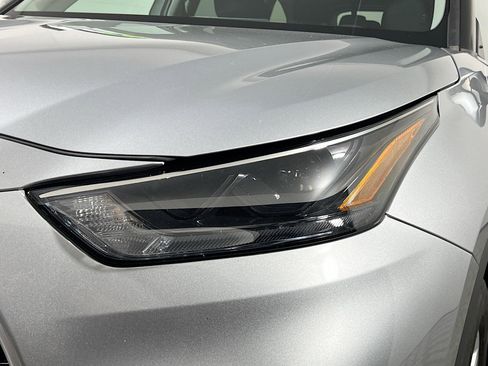 Used 2024 Toyota Highlander LE image 14
