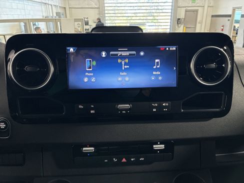 New 2025 Mercedes-Benz Sprinter 2500 image 12