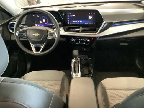 Used 2024 Chevrolet Trax LT w/ Driver Confidence Package FWD image 20