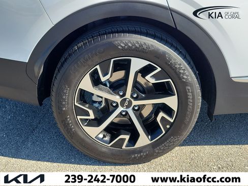 Certified 2025 Kia Sportage EX w/ Premium Package FWD image 9
