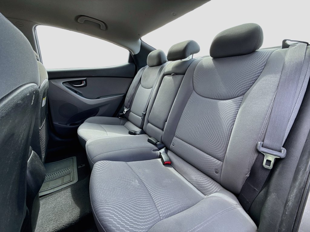 Used 2014 Hyundai Elantra SE FWD image 15