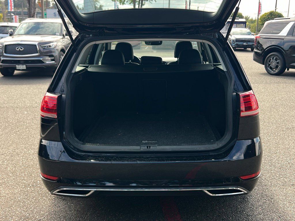 Used 2018 Volkswagen Golf SE FWD image 10