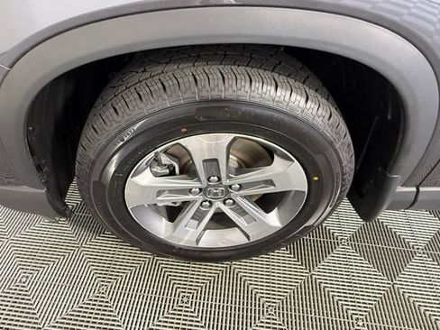 Used 2025 Honda Pilot EX-L image 13