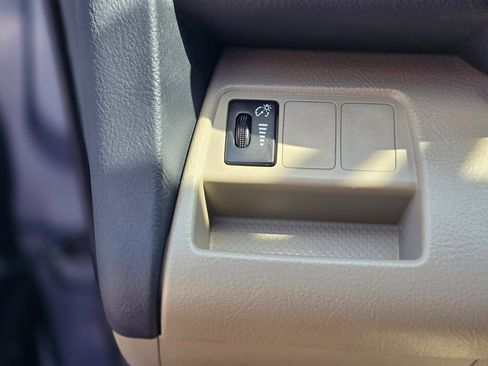 Used 2011 Toyota RAV4 4WD image 47