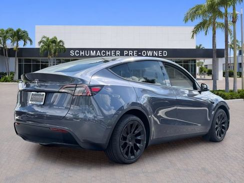 Used 2024 Tesla Model Y Long Range AWD/4WD image 7