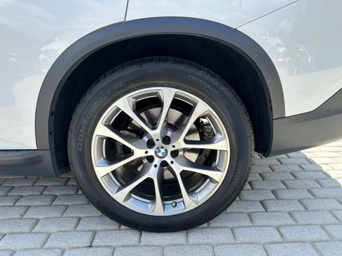 Used 2023 BMW X5 xDrive40i w/ Premium Package AWD/4WD image 5