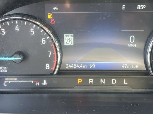 Used 2024 Ford Explorer XLT w/ Equipment Group 202A AWD/4WD image 15