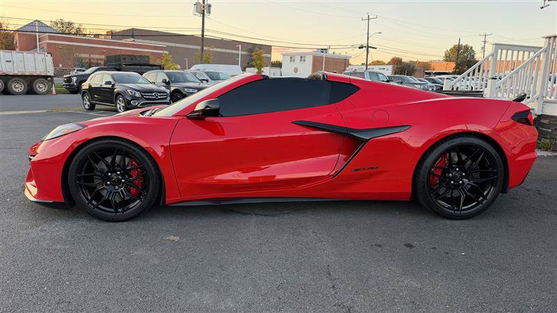 Used 2026 Chevrolet Corvette Z06 RWD image 5