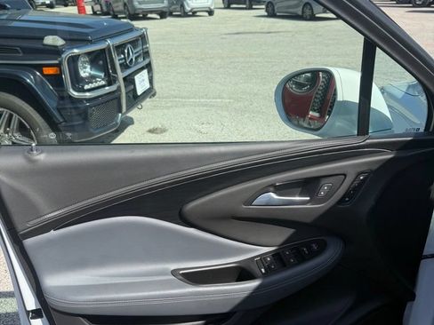 Used 2019 Buick Envision Essence FWD image 10
