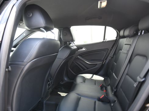 Used 2020 Mercedes-Benz GLA 250 image 11