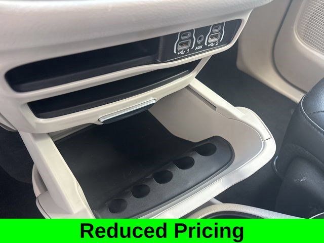 Used 2024 Chrysler Pacifica Touring-L FWD image 24
