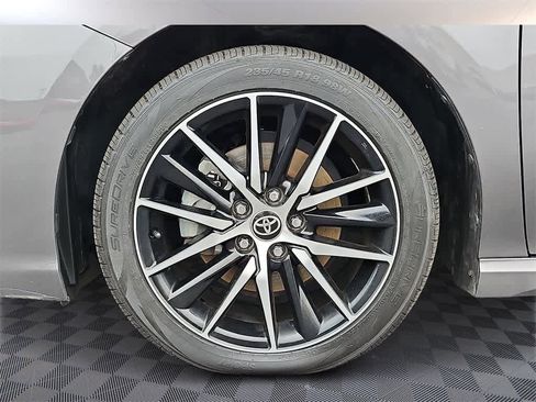 Used 2023 Toyota Camry SE image 8