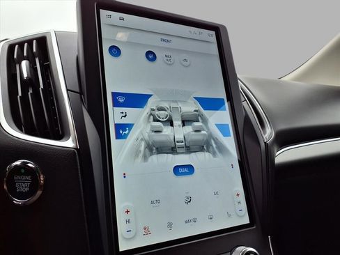 Used 2022 Ford Edge Titanium image 8