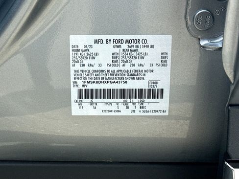 Used 2023 Ford Explorer XLT w/ Equipment Group 202A AWD/4WD image 26
