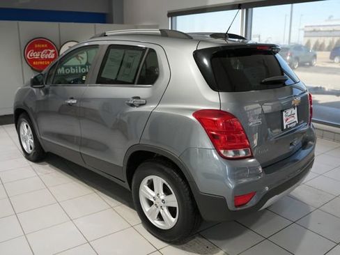 Used 2019 Chevrolet Trax LT w/ LT Convenience Package image 4