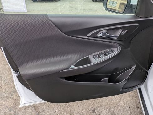 Used 2024 Chevrolet Malibu LT image 11