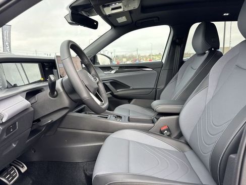 New 2026 Volkswagen Tiguan SE R-Line FWD image 11