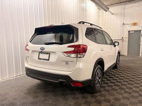 Used 2022 Subaru Forester Premium image 23