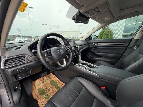 Used 2021 Honda Accord Touring image 9