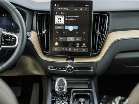 New 2026 Volvo XC60 B5 Plus w/ Climate Package image 22