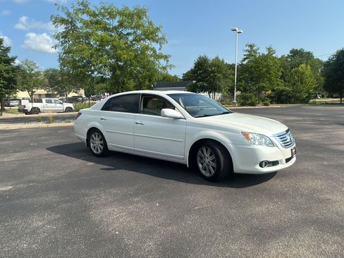 Used 2010 Toyota Avalon Limited FWD image 9