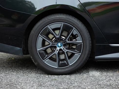 Used 2023 BMW i4 eDrive40 w/ Premium Package RWD image 14