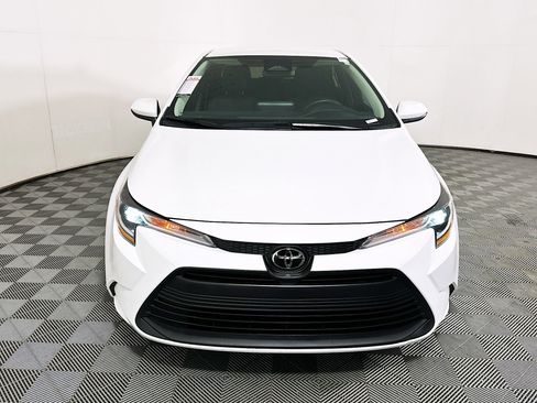 Used 2023 Toyota Corolla LE image 8