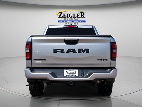 Used 2025 RAM 1500 Big Horn AWD/4WD image 6