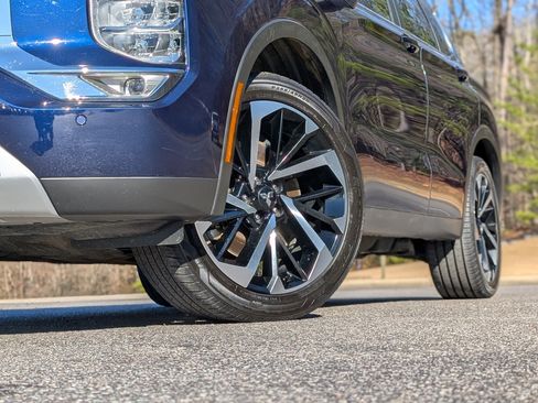 Used 2023 Mitsubishi Outlander SE image 38