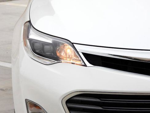 Used 2013 Toyota Avalon XLE image 27