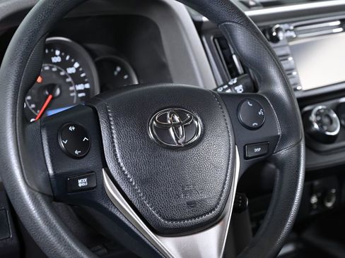 Used 2016 Toyota RAV4 LE FWD image 12